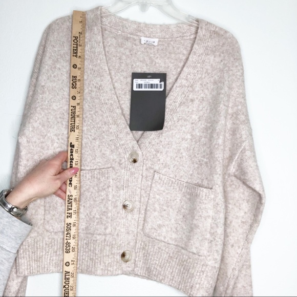 Le Lis Cropped cardigan Oatmeal Cream V neck Button Down Relax Womens Size Small - Picture 9 of 13